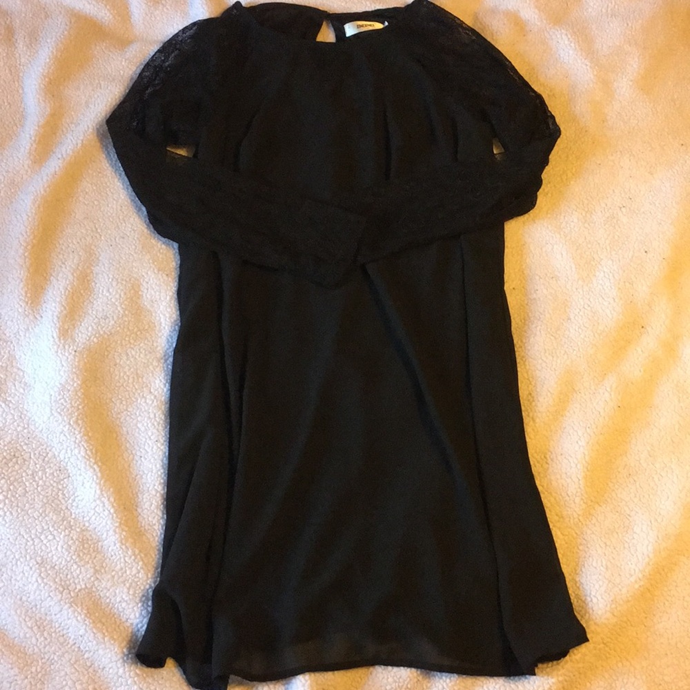 💖LACE-DETAIL LONG SLEEVED DRESS💖